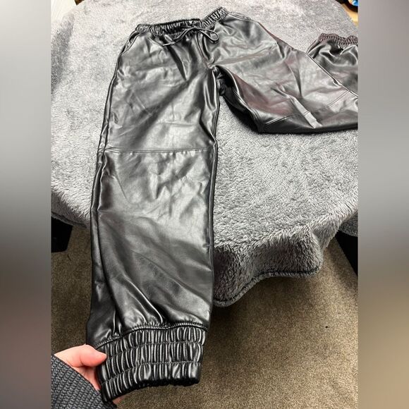Abercrombie & Fitch Black Faux Leather Joggers with tie waist Size XS - Picture 2 of 4
